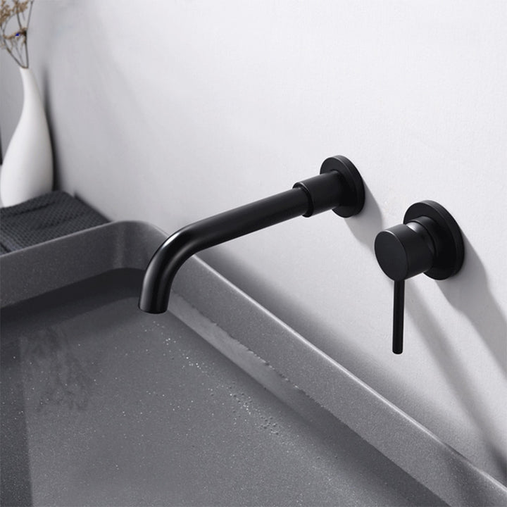 Robinet salle de bain lavabo encastrable en noir mat avec bec rotatif à 360°. Design minimaliste en laiton écologique. Parfait pour tous les styles de décoration.