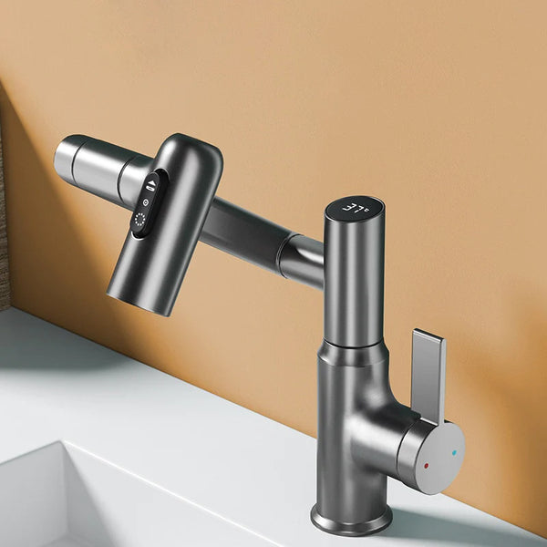 Un robinet en acier inoxydable argenté avec affichage numérique de la température et 3 jets pivotants pour salle de bain.