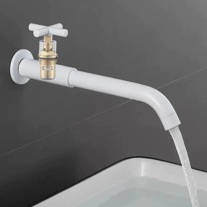 Robinet évier mural encastrable avec poignée croix - Blanc, eau froide uniquement. Contrôle précis du débit d'eau. Design blanc élégant pour cuisines modernes. Robuste et durable pour une expérience d'utilisation sans faille.