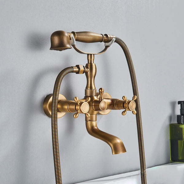 Un robinet baignoire rétro en laiton doré avec douchette, idéal pour une salle de bain vintage. Poignées anciennes, bec rotatif et valve en céramique pour une qualité supérieure.