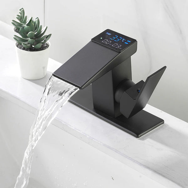 Un robinet thermostatique à affichage numérique en laiton noir mat pour salle de bain. Contrôle optimal de la température et de l'écoulement de l'eau en cascade. Poignée de réglage facile.