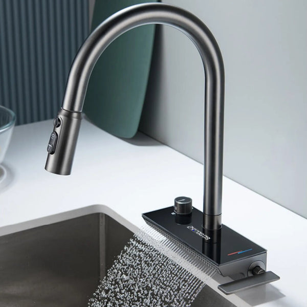 Un robinet évier noir avec jet cascade et affichage numérique - expérience d'innovation et de design dans votre cuisine. Douchette flexible avec modes d'écoulement d'eau variés et affichage de la température.